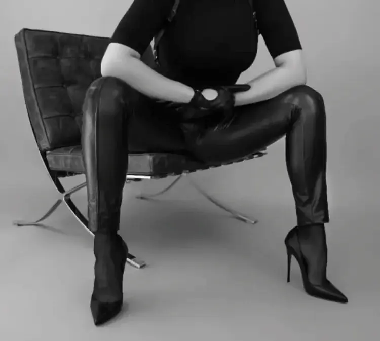 如何通过spank探索BDSM的深层次心理与信任关系 一