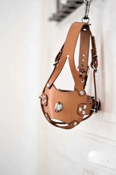 我竟然爱上了BDSM,这到底是怎样的体验? 一