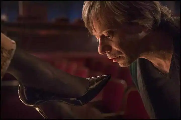 “Dirty Talk”究竟是什么?它为何在“字母圈”中备受追捧? 一