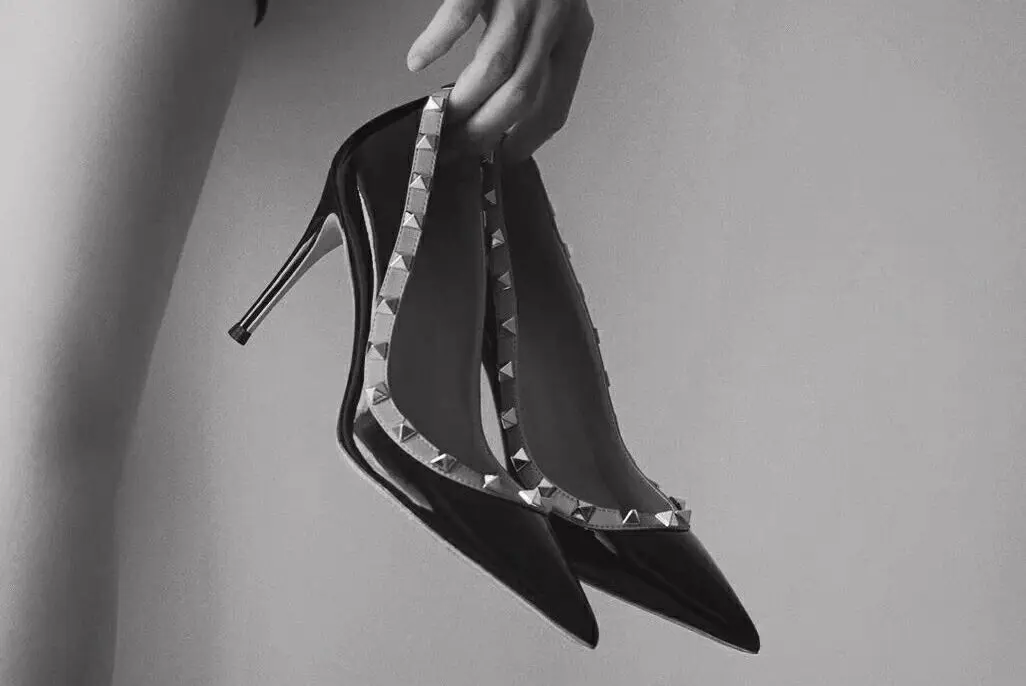 “恋足癖”背后的心理密码是如何影响我们的亲密关系的? 一