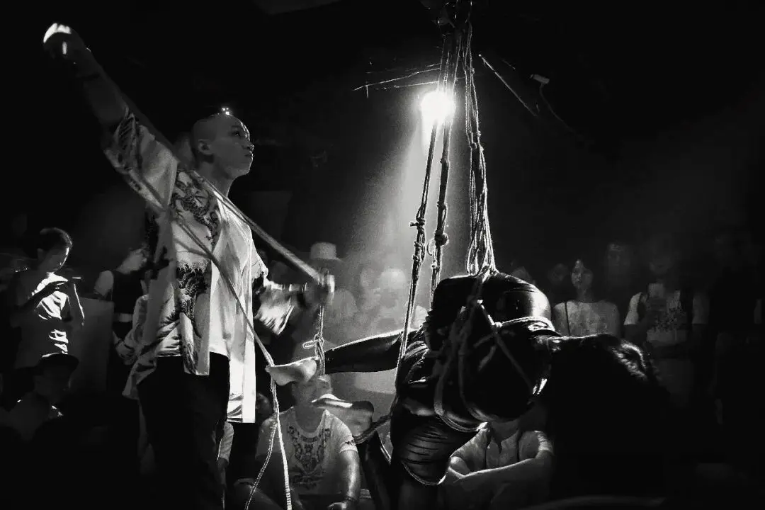 BDSM:一场关于权力与信任的探索之旅? 一